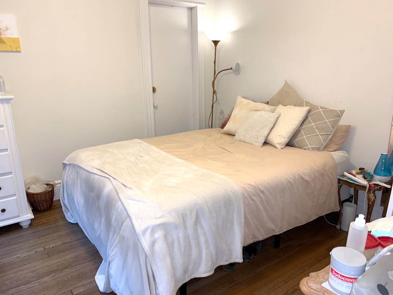 60 Queensberry St #9 - Photo 5 of 17