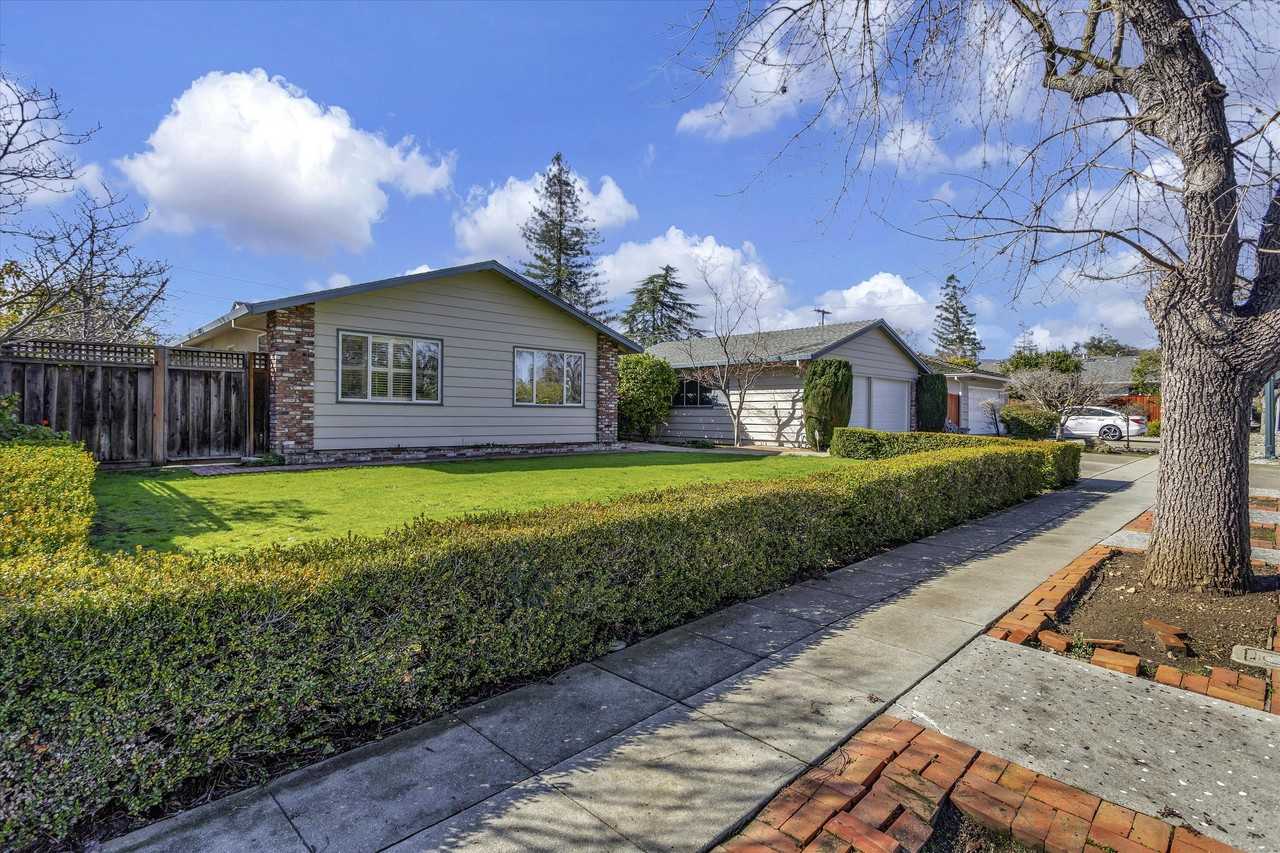 1020 The Dalles Ave - Photo 3 of 50