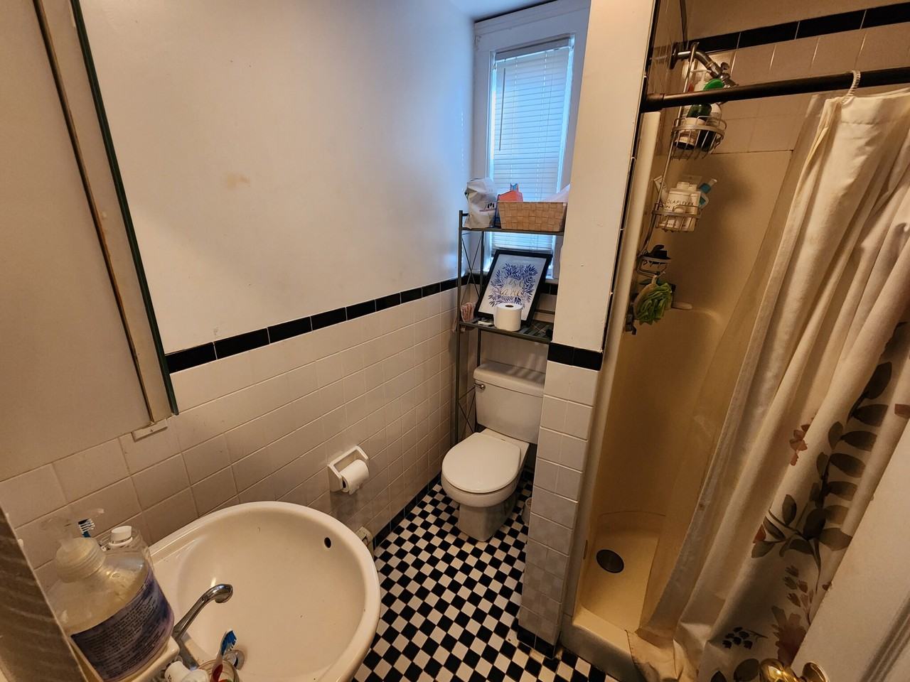 140 Brooks St #1 - Photo 3 of 10