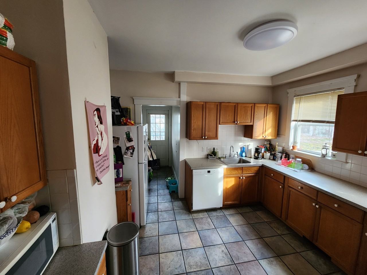 140 Brooks St #1 - Photo 5 of 10