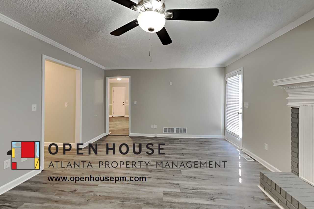 2671 Ashley Dr N - Photo 2 of 17