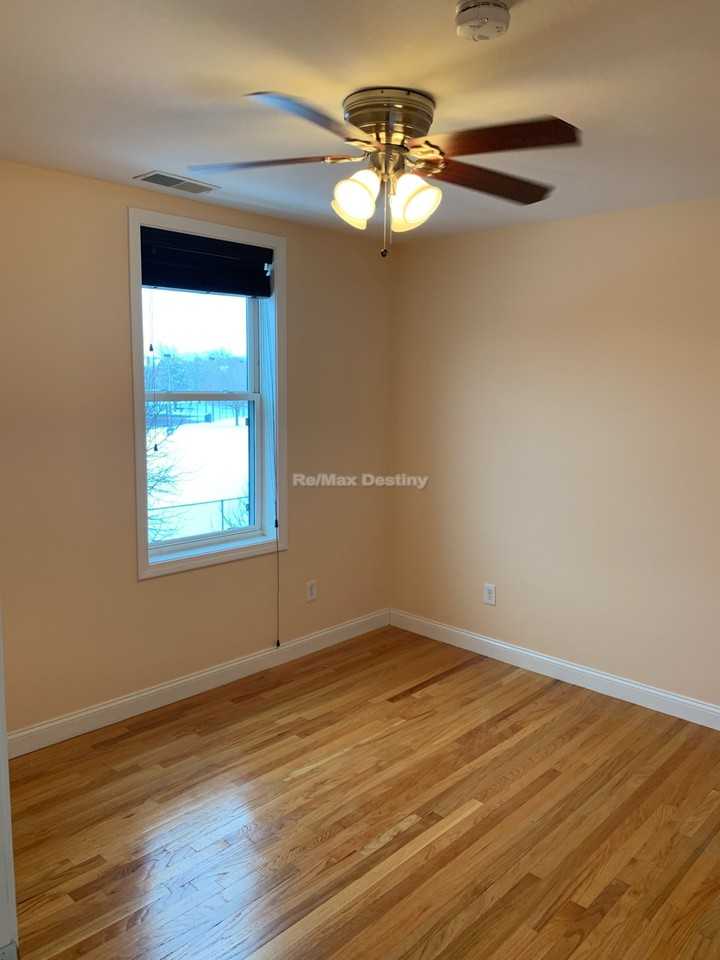 100 Fellsway W #204 - Photo 5 of 16