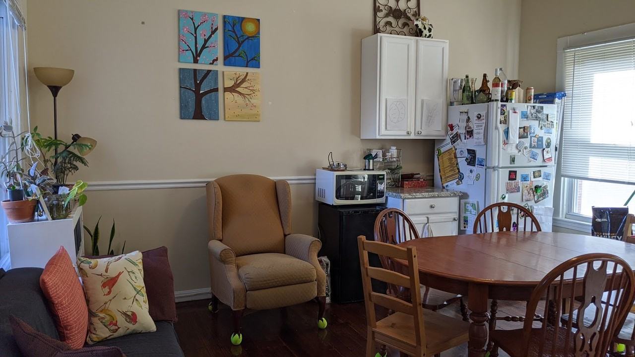 195 Green St #1 - Photo 4 of 11