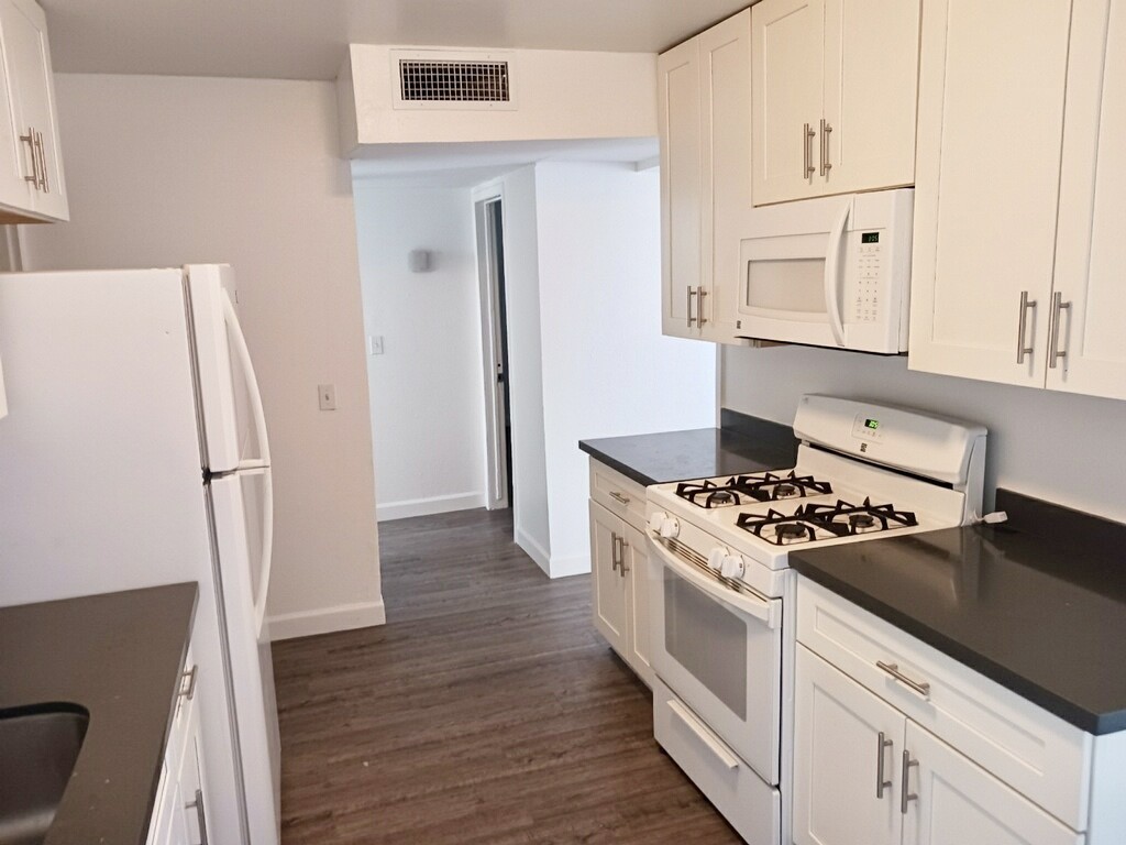 9238 N 7Th Ave - Photo 3 of 21