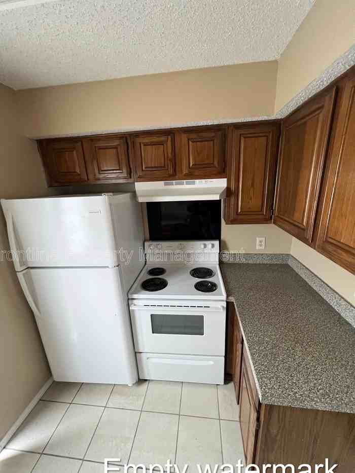 610 Irby Ln #610 - Photo 3 of 10