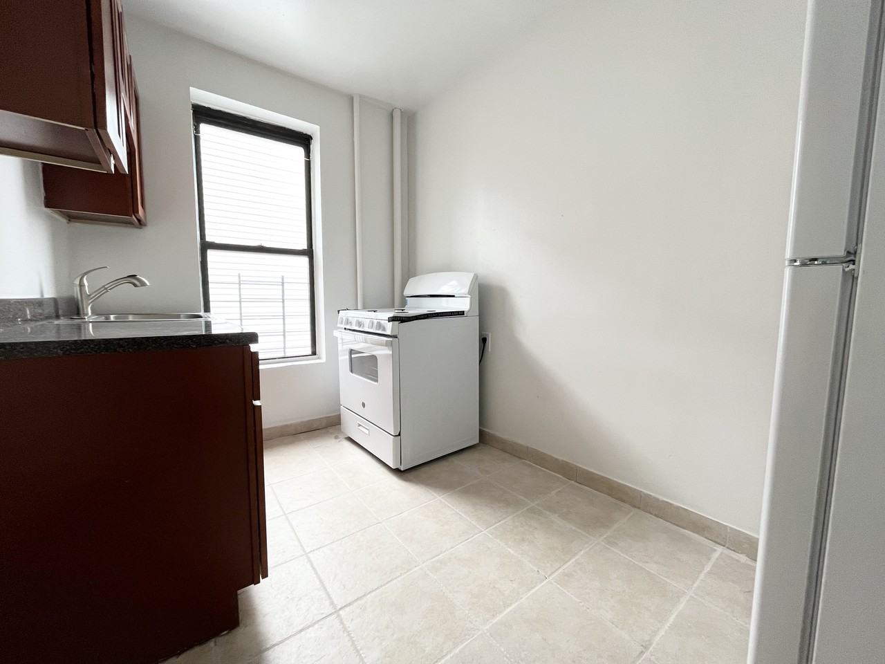 899 E 169th St #3G - Photo 3 of 4