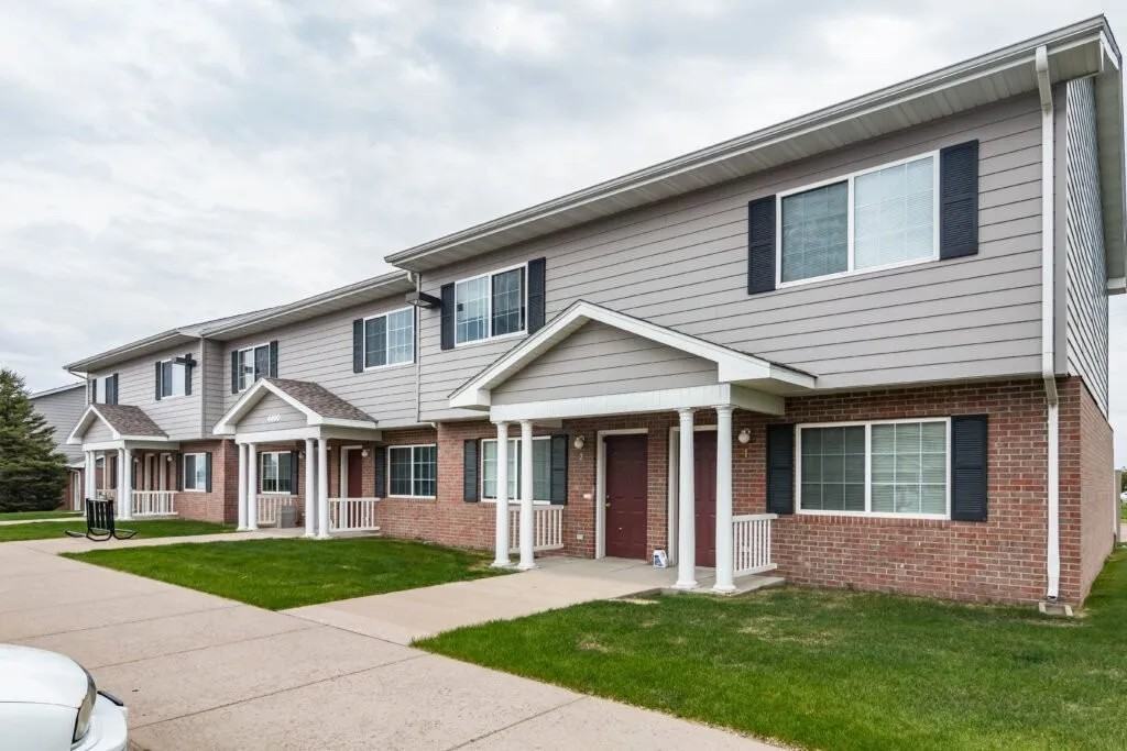 17 E Big Sky Pl, Sioux Falls, SD 57110