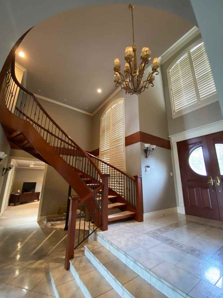 927 Pacific Drive - Photo 3 of 11