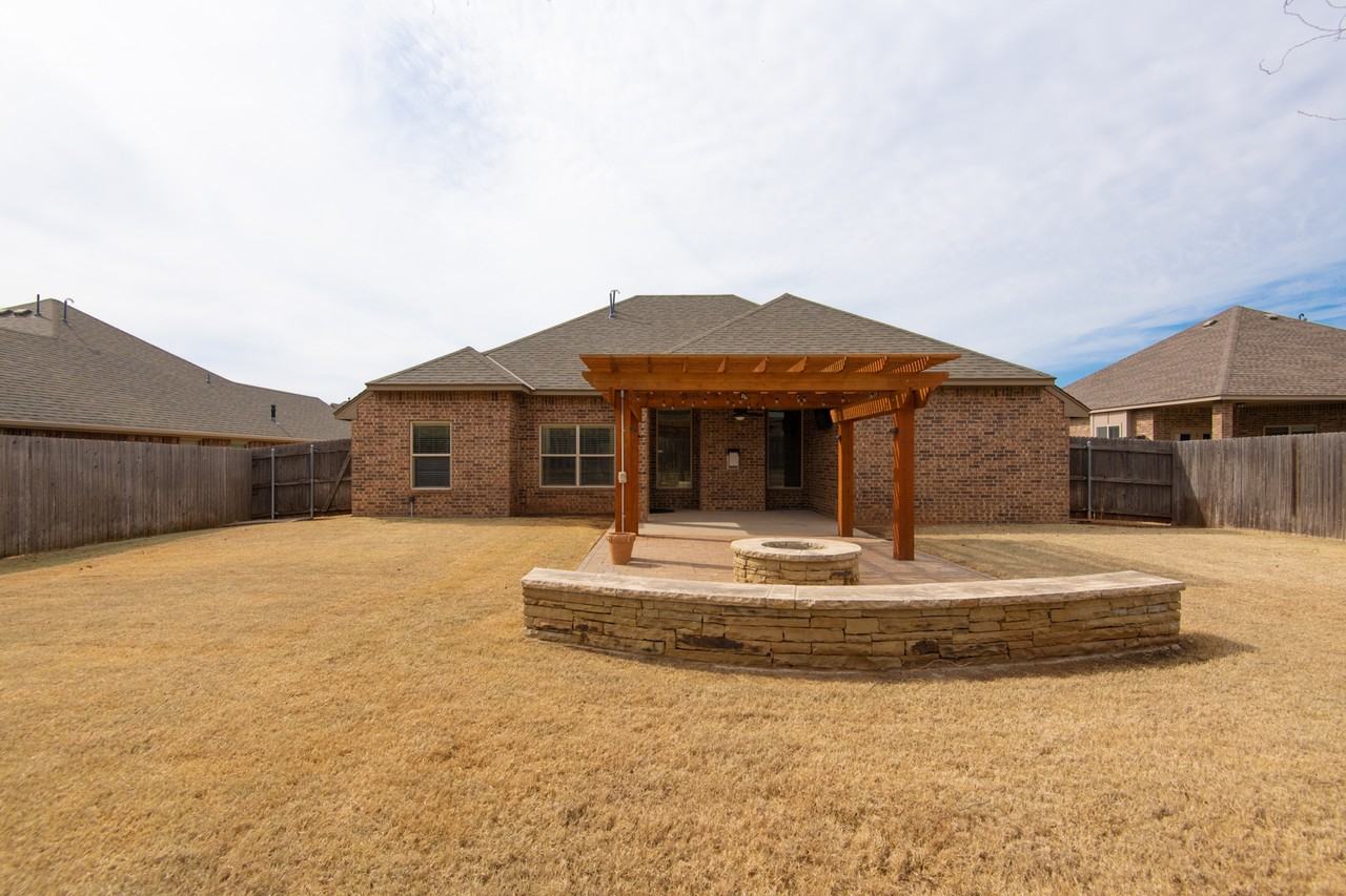 2124 Newbrook Dr #1 - Photo 4 of 34