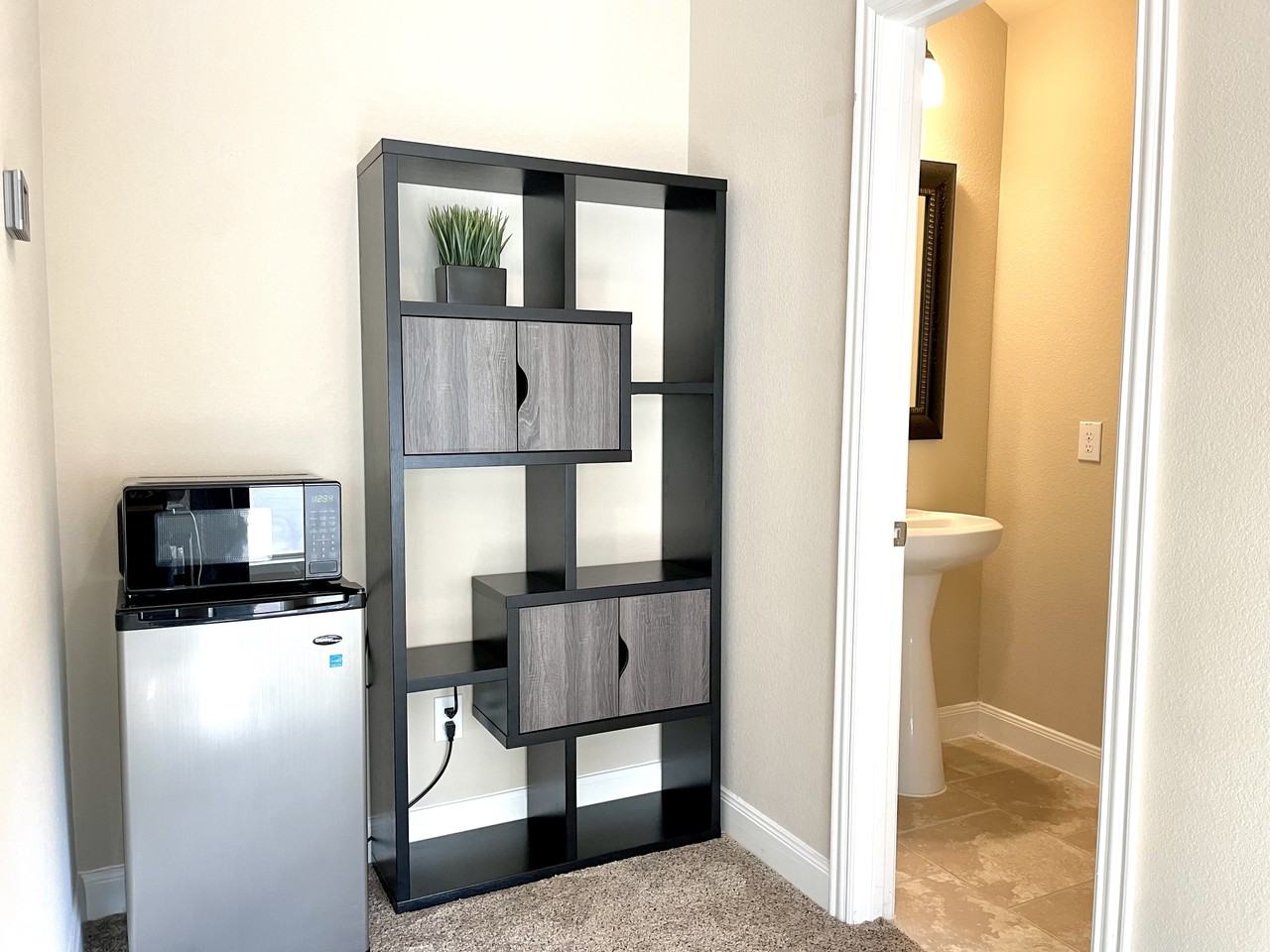 717 Via Lago Drive - Photo 3 of 8