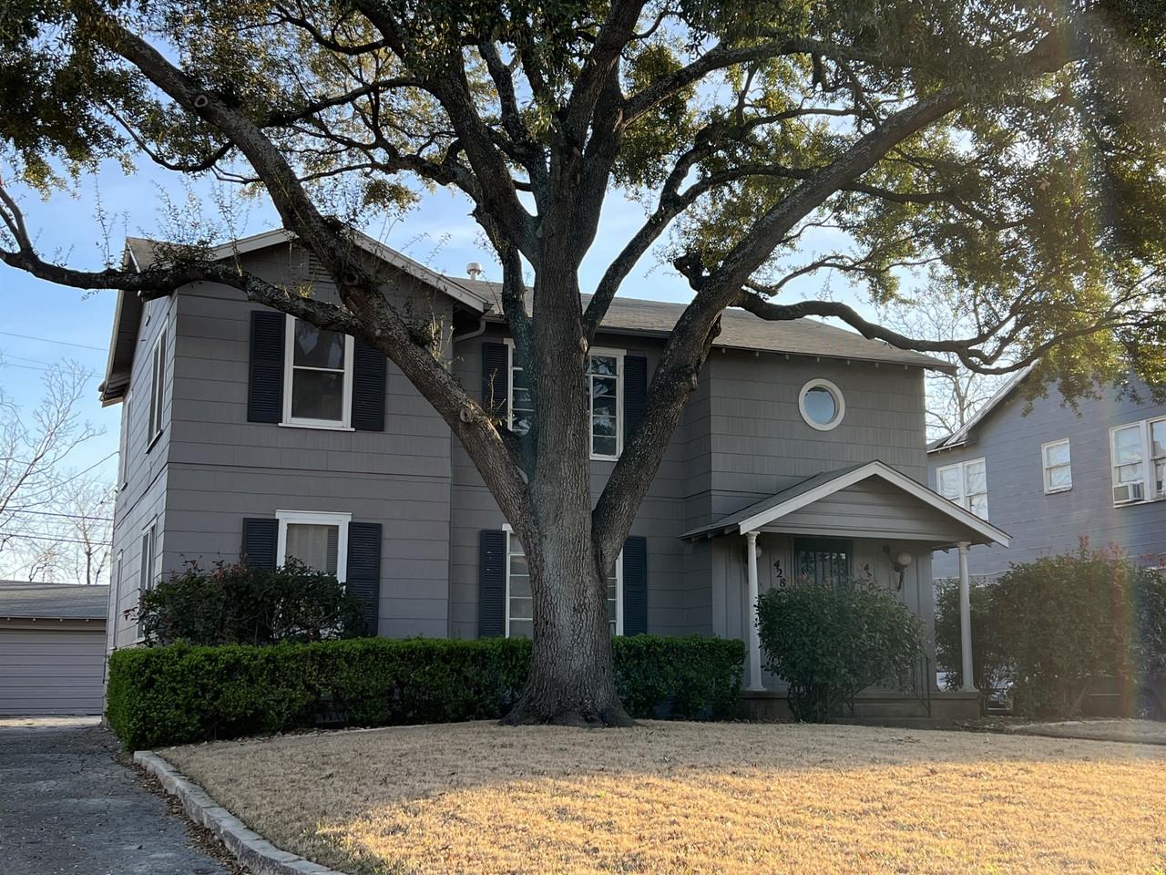 430 Bryn Mawr Dr #1 - Photo 3 of 25