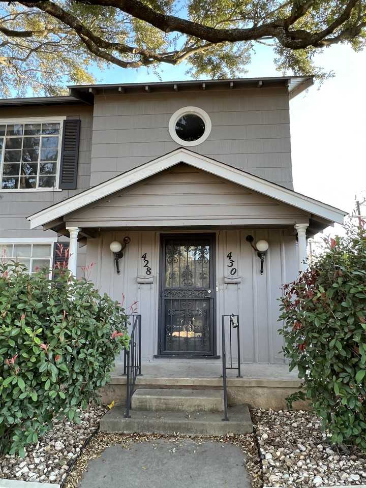 430 Bryn Mawr Dr #1 - Photo 4 of 25