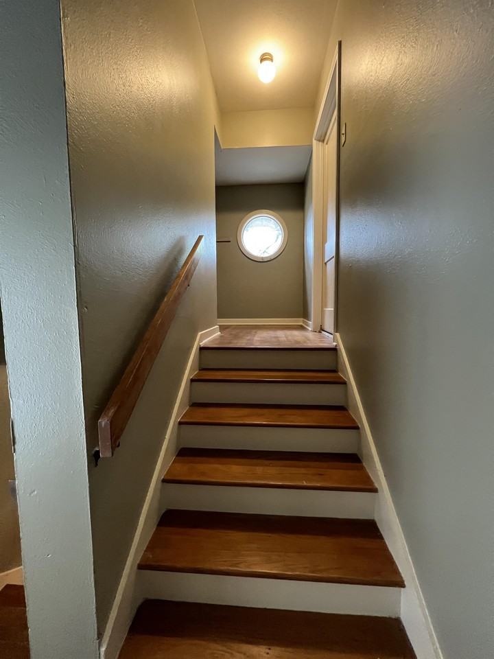 430 Bryn Mawr Dr #1 - Photo 7 of 25