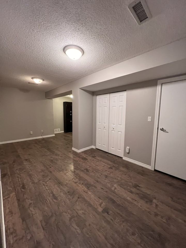 24 Bourassa St - Photo 2 of 11