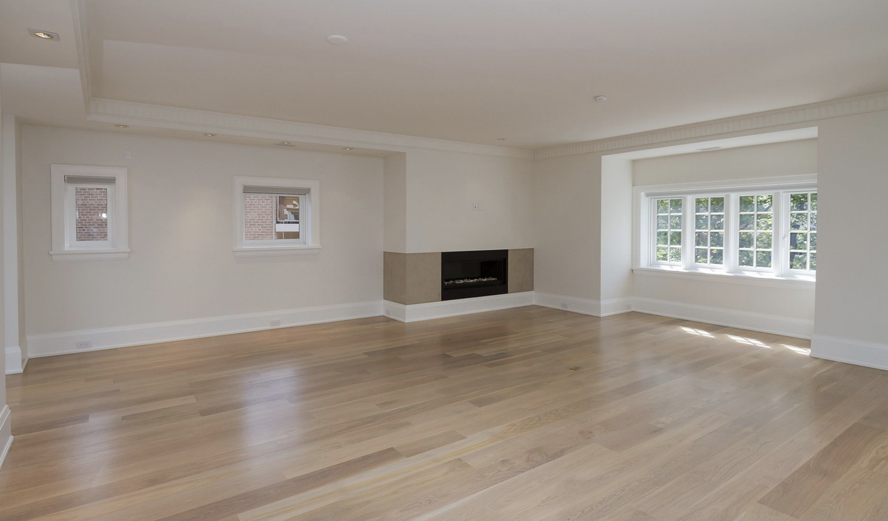 9 Thornwood Road #200 - Photo 2 of 11