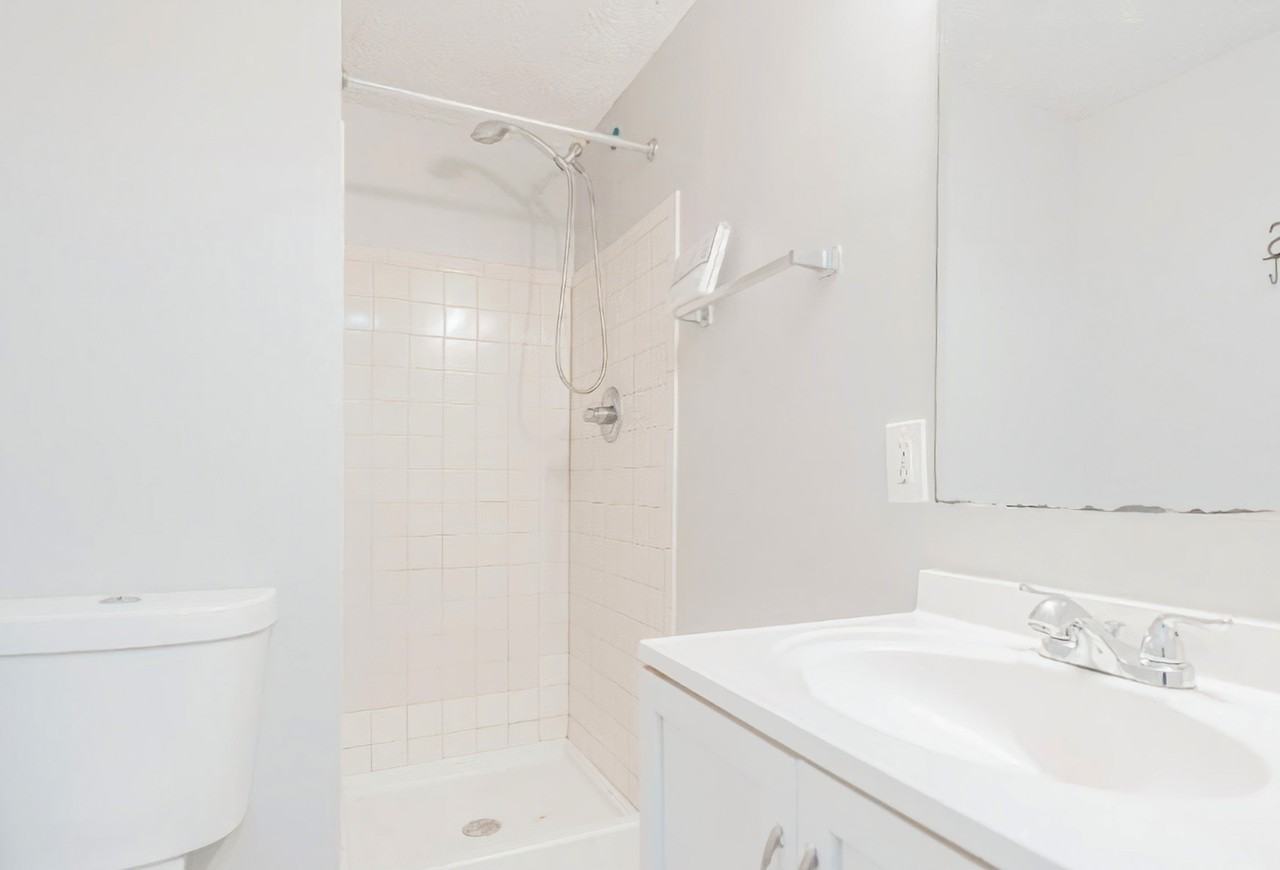 Holderness St Sw - Photo 3 of 6