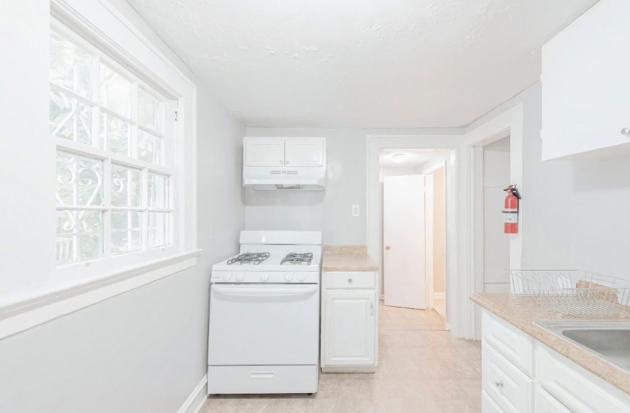 Holderness St Sw - Photo 2 of 6