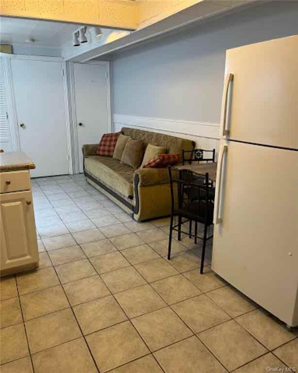 2329 Throop Ave - Photo 2 of 13