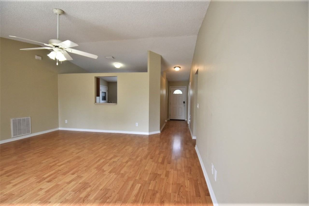 1460 Casa Rd - Photo 2 of 13