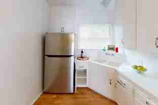 Rowena Avenue Apartments - Photo 1 of 1