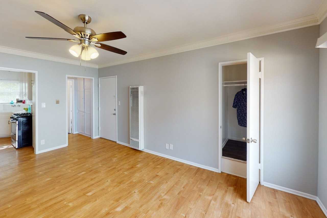Rowena Avenue Apartments - Photo 5 of 17
