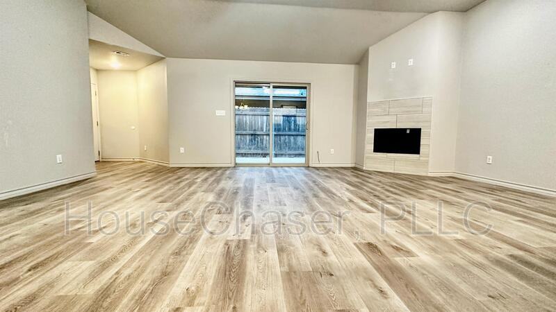 17819 107th St - Photo 2 of 18