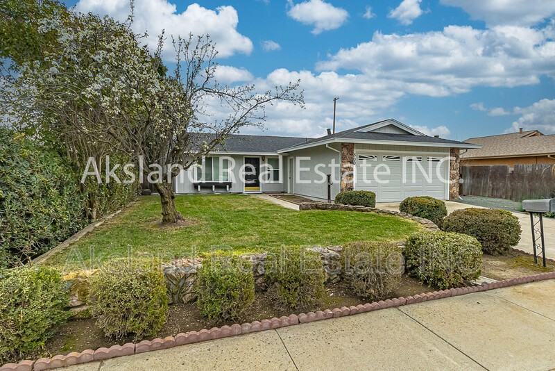 500 Yosemite Dr - Photo 2 of 50