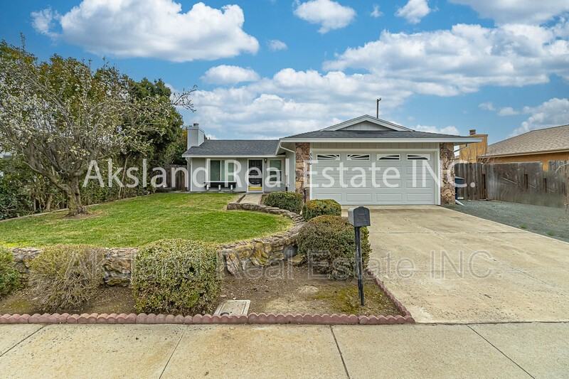 500 Yosemite Dr - Photo 3 of 50