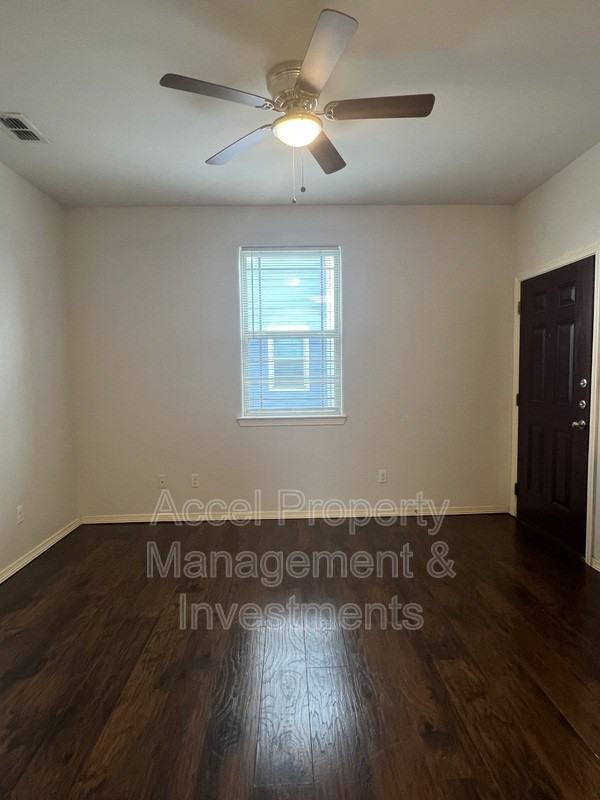 401 E Ebony Ave #3 - Photo 2 of 13