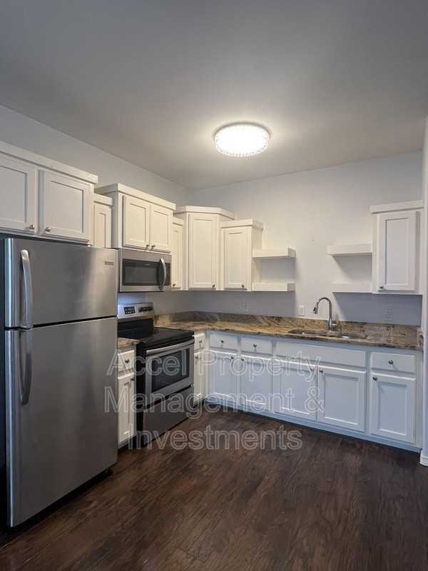 401 E Ebony Ave #3 - Photo 4 of 13