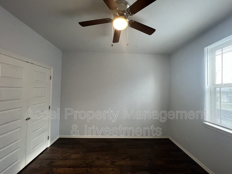 401 E Ebony Ave #3 - Photo 7 of 13