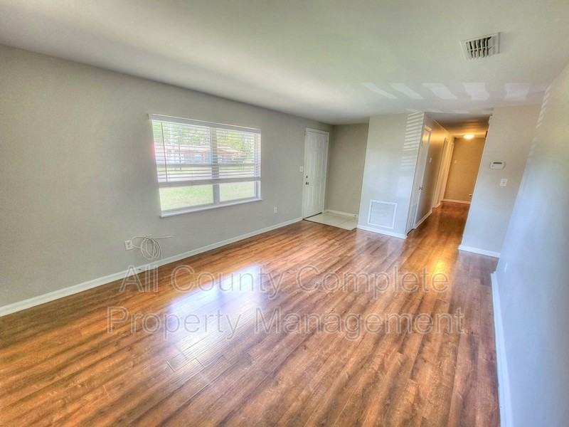 10881 Key Coral Dr - Photo 5 of 26