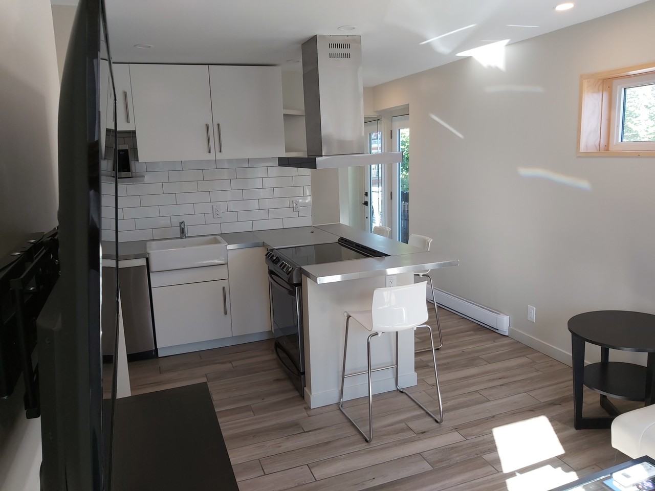 10 Sherbrooke Ave - Photo 2 of 14