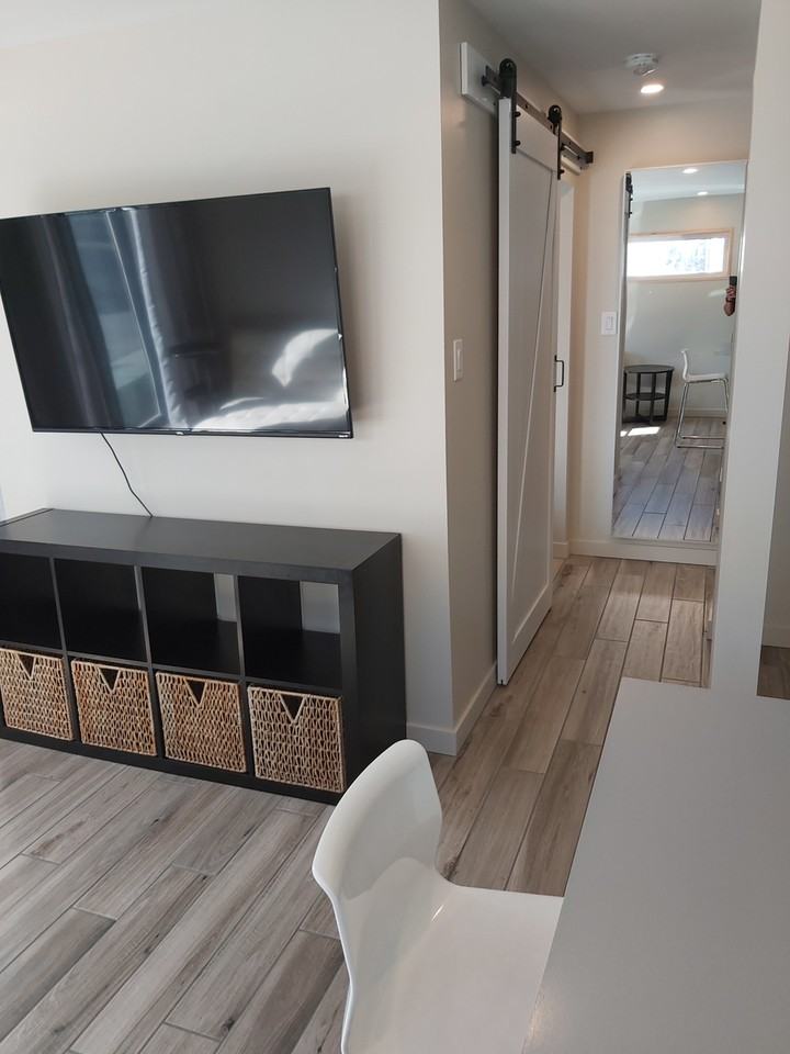 10 Sherbrooke Ave - Photo 4 of 14