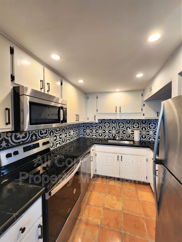 73330 Shadow Mountain Dr #31 - Photo 7 of 17