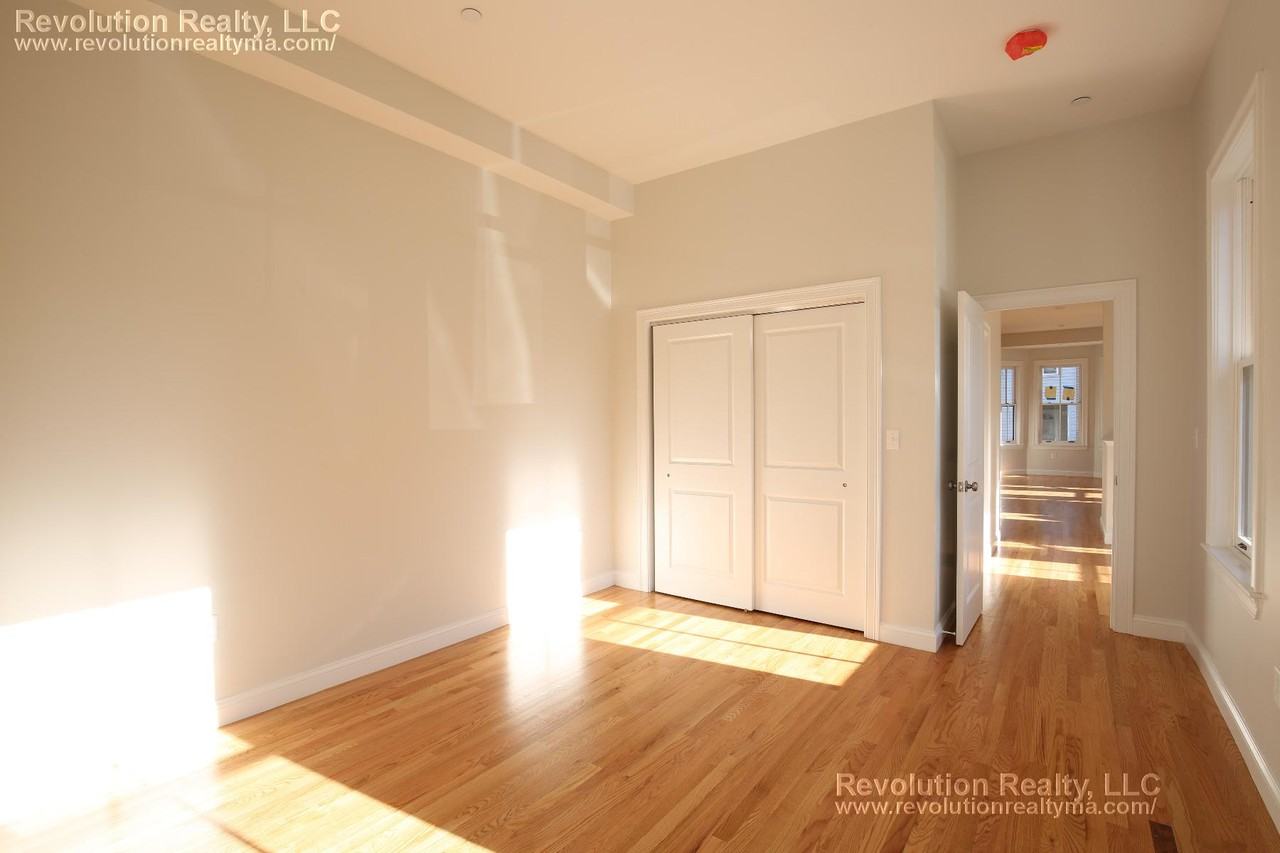 19 Lincoln Ave - Photo 3 of 16