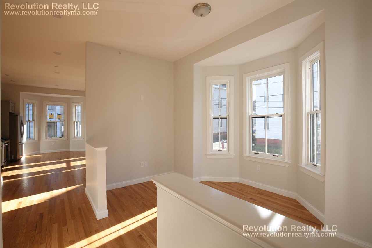 19 Lincoln Ave - Photo 4 of 16