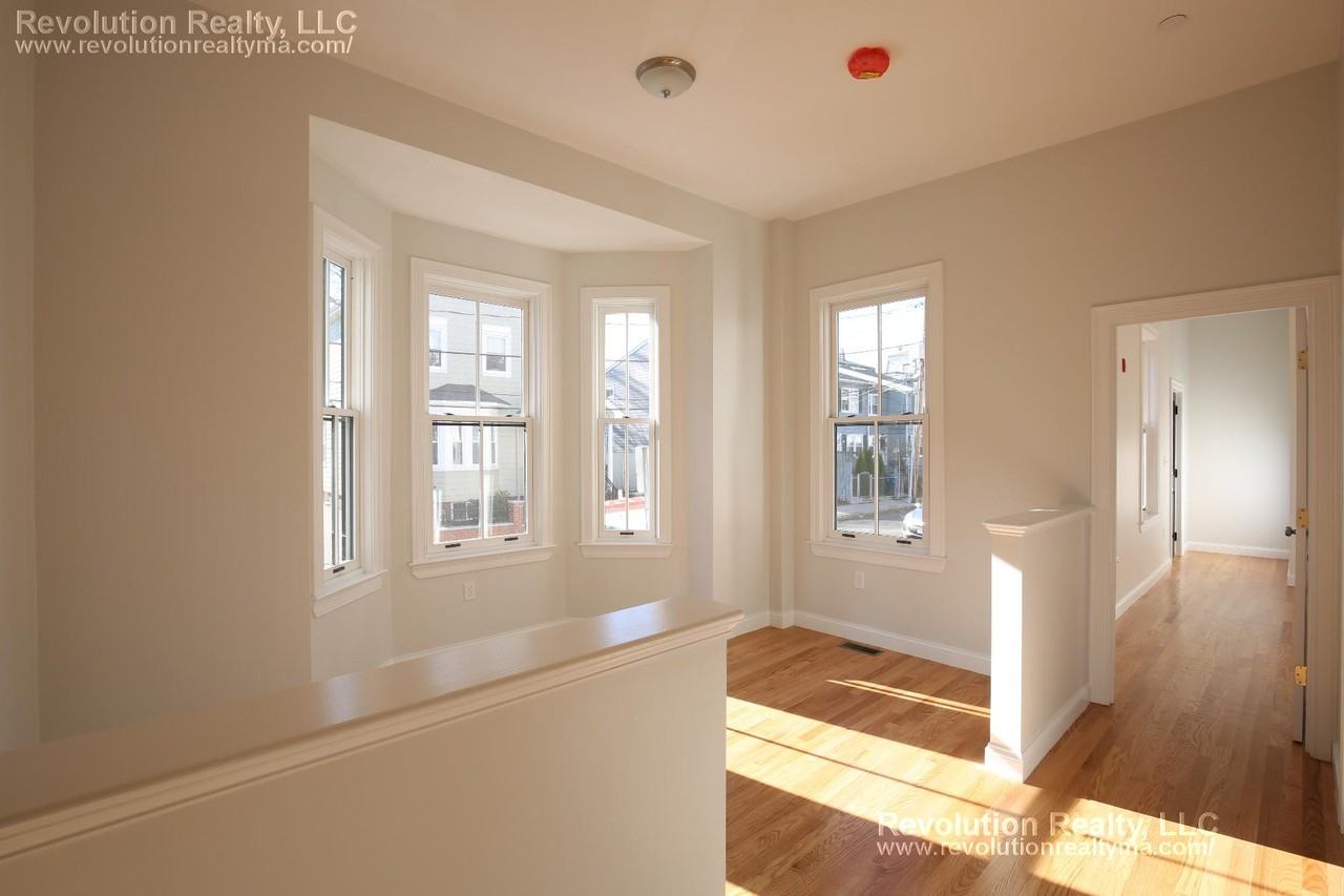 19 Lincoln Ave - Photo 7 of 16