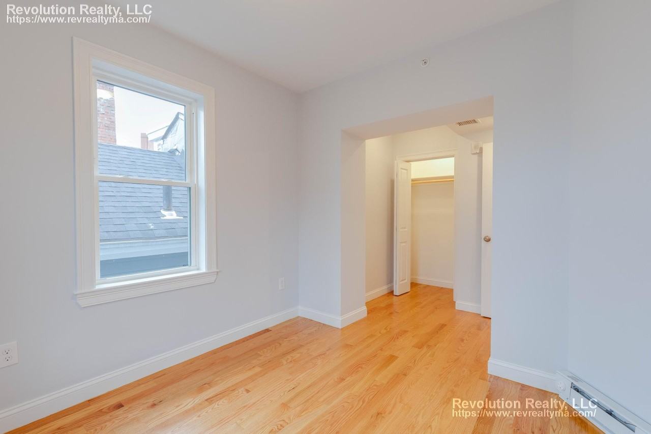 18 Kenilworth St #2 - Photo 6 of 14