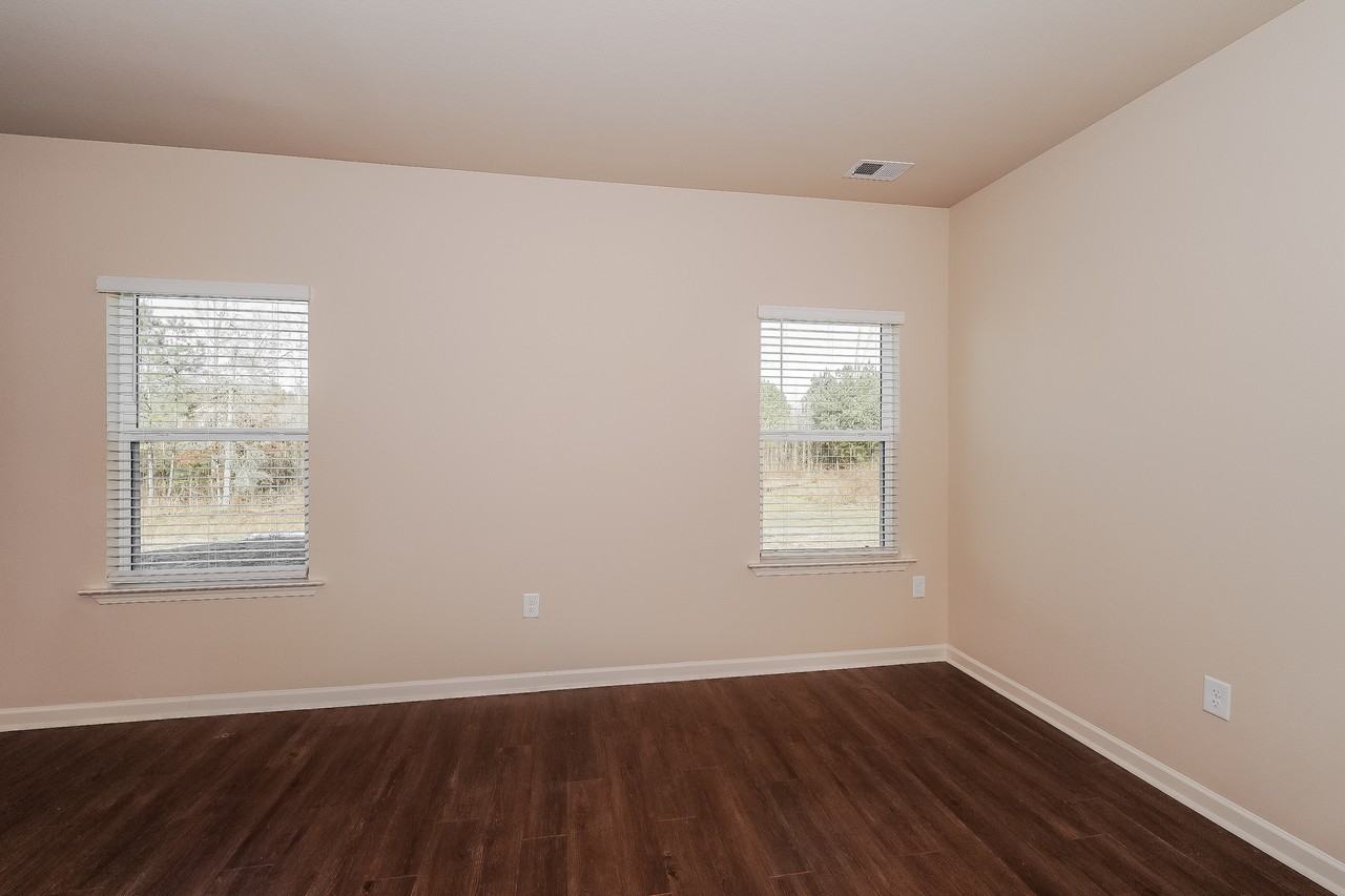 165 Clover Ln - Photo 2 of 29