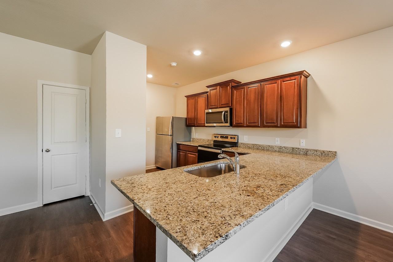 165 Clover Ln - Photo 5 of 29