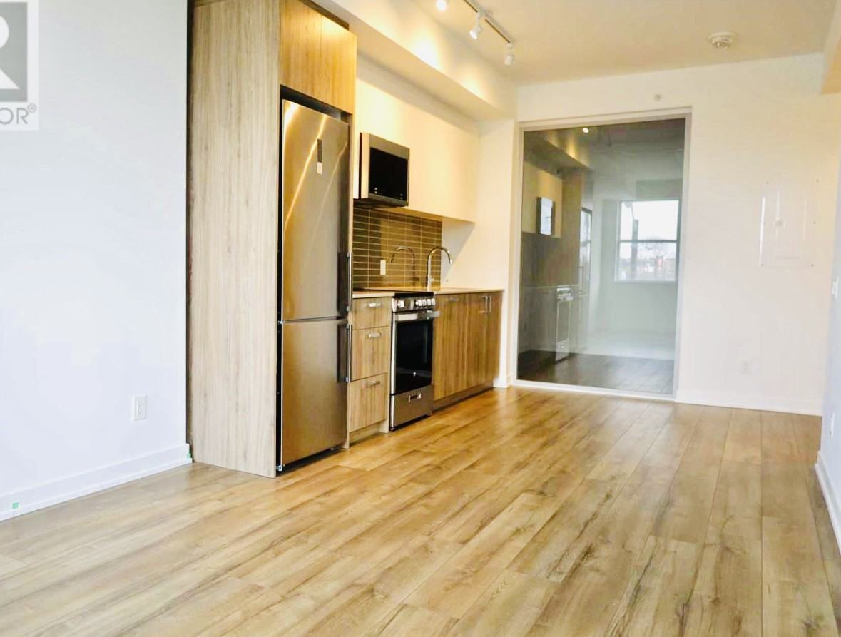 1791 St Clair Ave W - Photo 3 of 8