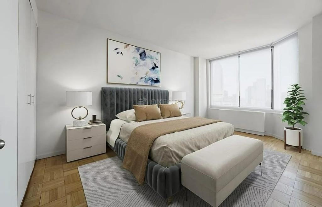 E 39th St #5K - Photo 3 of 4