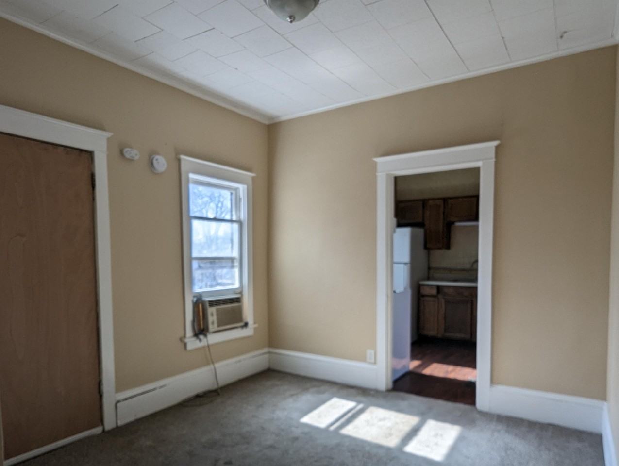 1018 Haskell Ave #4 - Photo 3 of 11