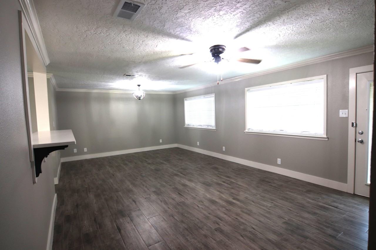 3885 Hale St #1 - Photo 3 of 22
