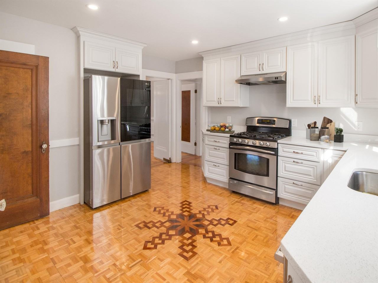 18 Sherman Ct #1 - Photo 3 of 16