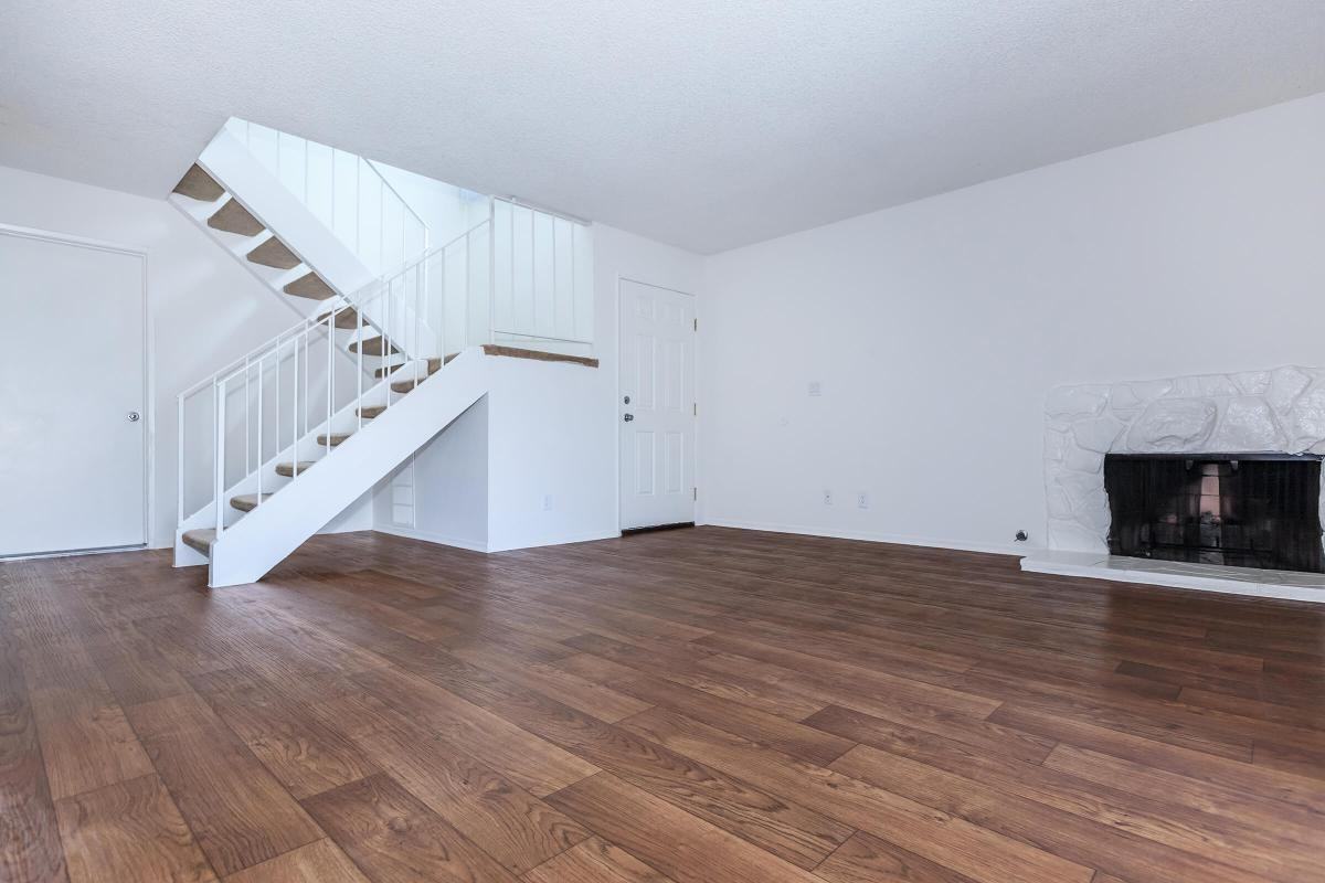 1918 E Vanowen Ave - Photo 2 of 16