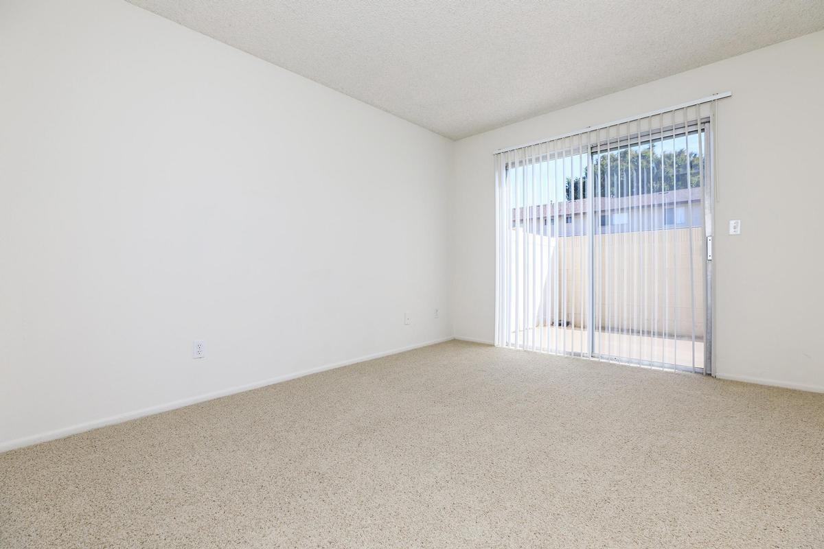 8300 Chapman Ave - Photo 6 of 10