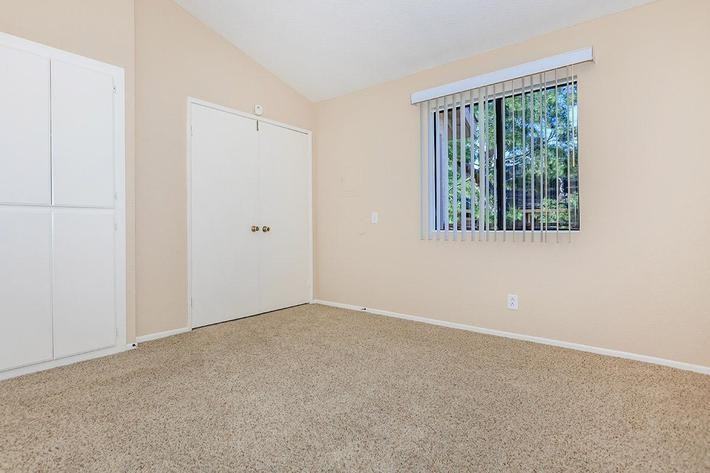 21641 Canada Rd - Photo 2 of 11