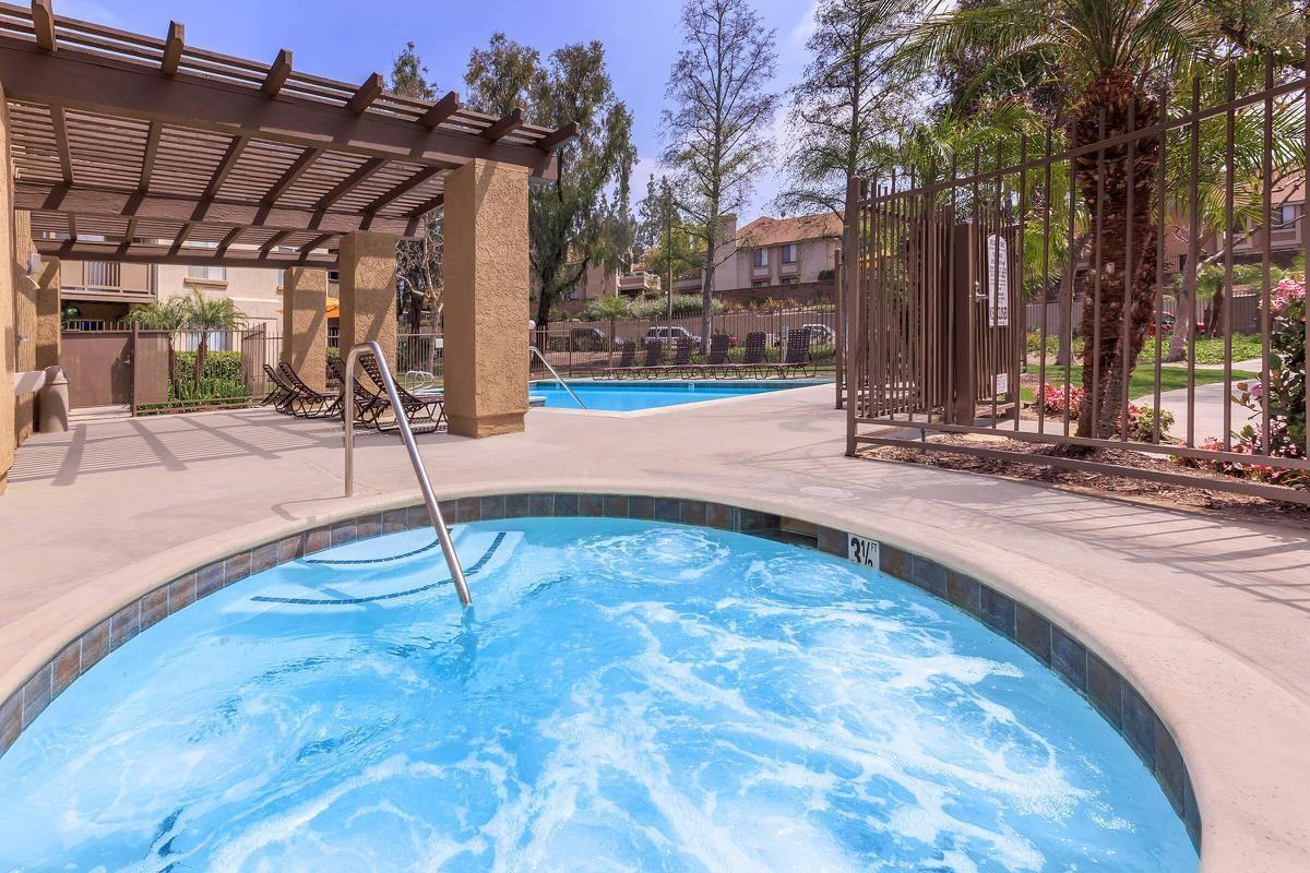 22159 Rimhurst Dr - Photo 5 of 8